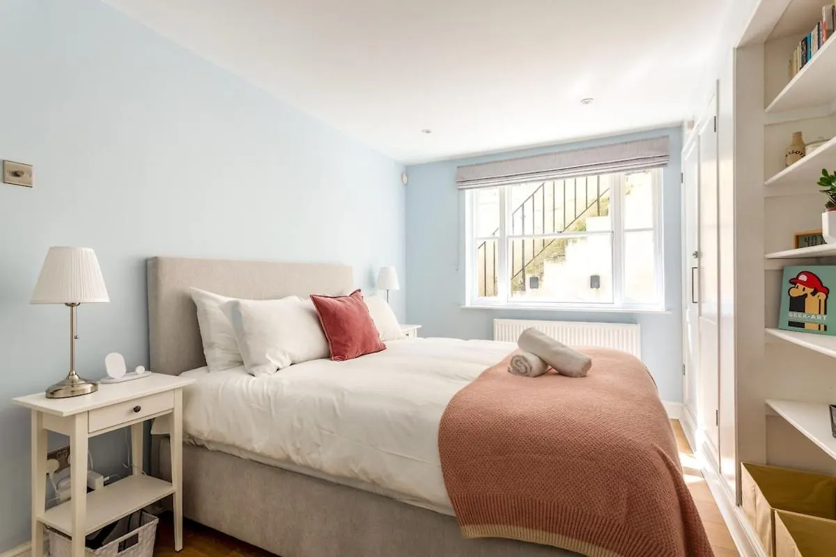 Central Brighton One Bedroom Apartment