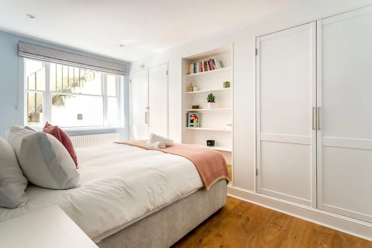 Central Brighton One Bedroom Apartment