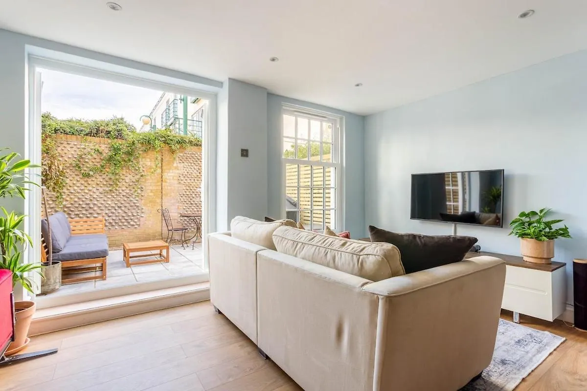 Central Brighton One Bedroom Apartment