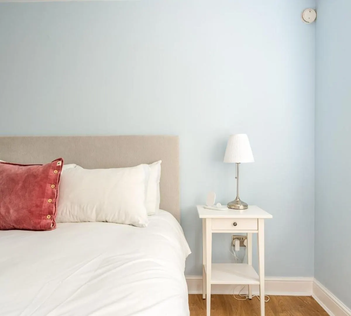 Central Brighton One Bedroom Apartment 0*,